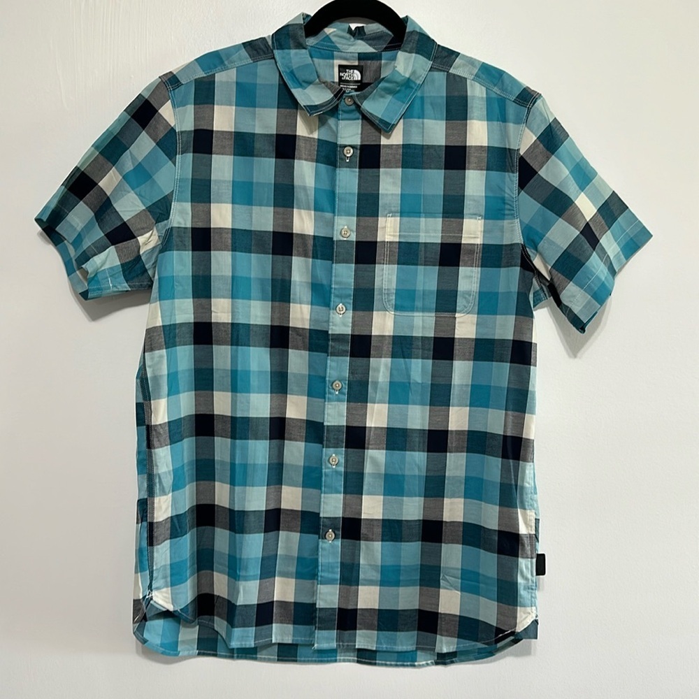 The North Face Men’s button down shirt​